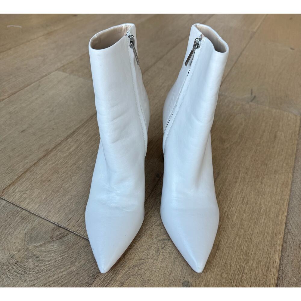 Marc Fisher Glorena Ivory Leather Ankle Boots Size 7 Pointed Toe Block Heel